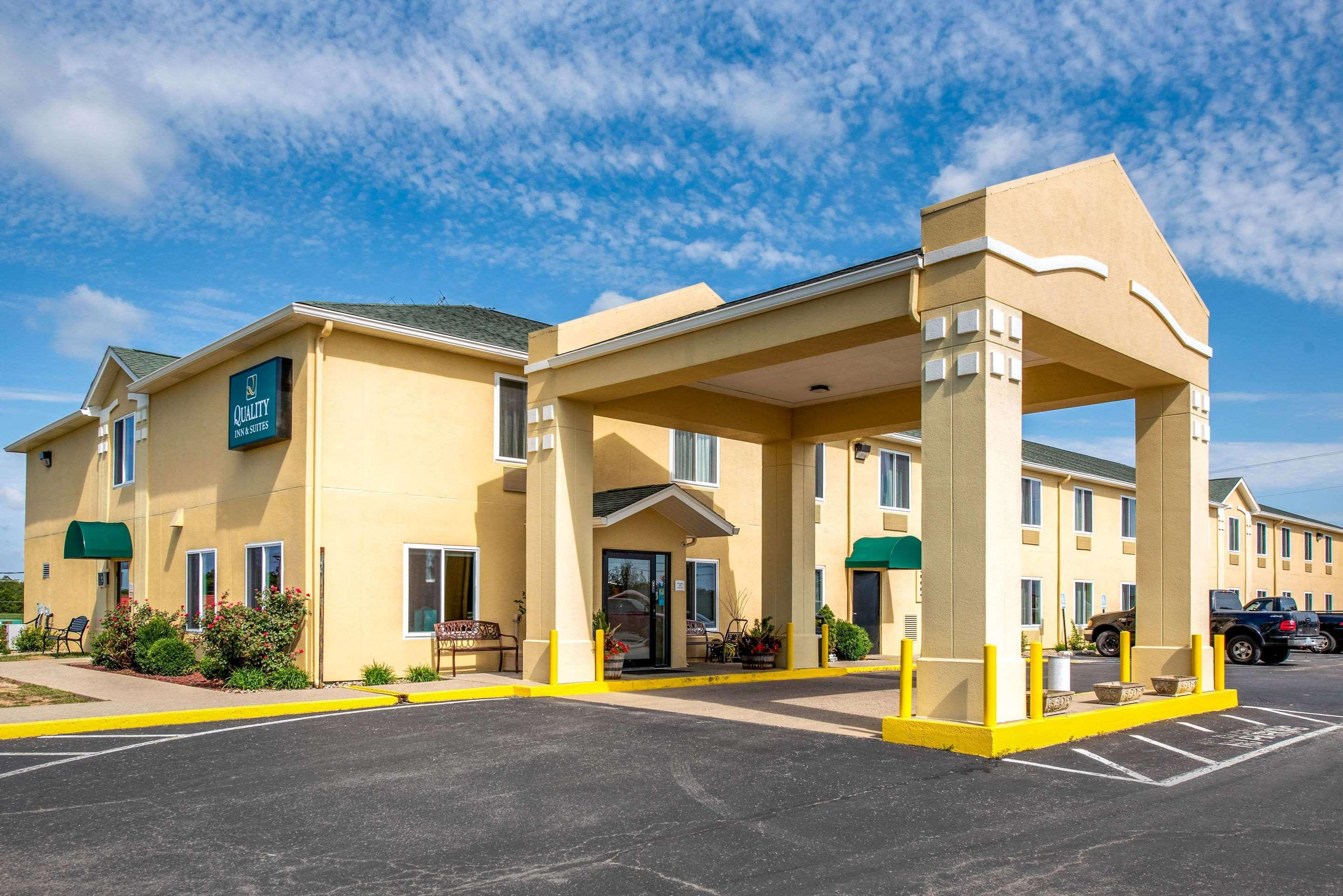 Quality Inn & Suites Brandenburg - Fort Knox Exteriör bild