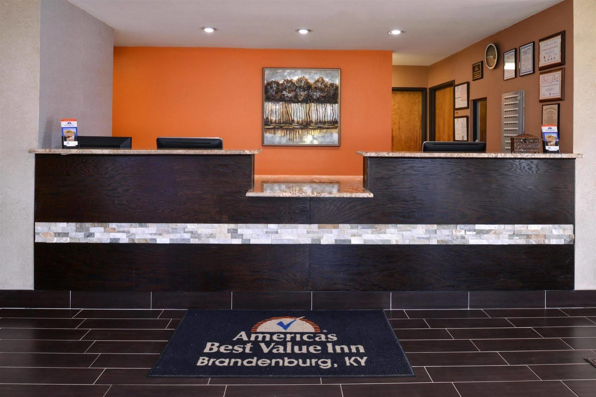 Quality Inn & Suites Brandenburg - Fort Knox Exteriör bild