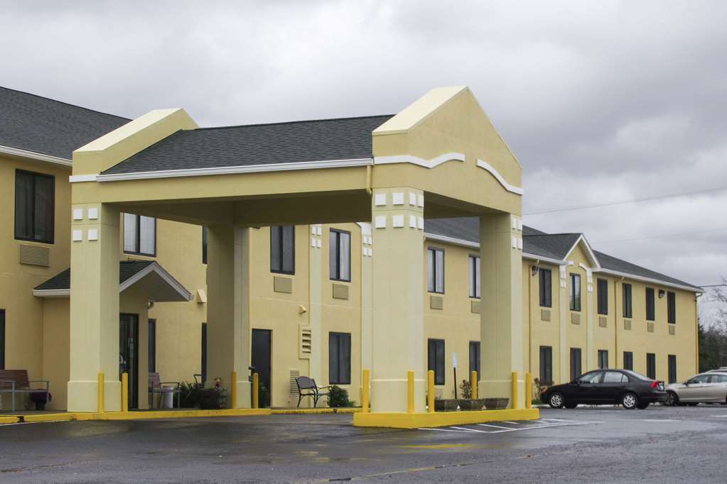 Quality Inn & Suites Brandenburg - Fort Knox Exteriör bild