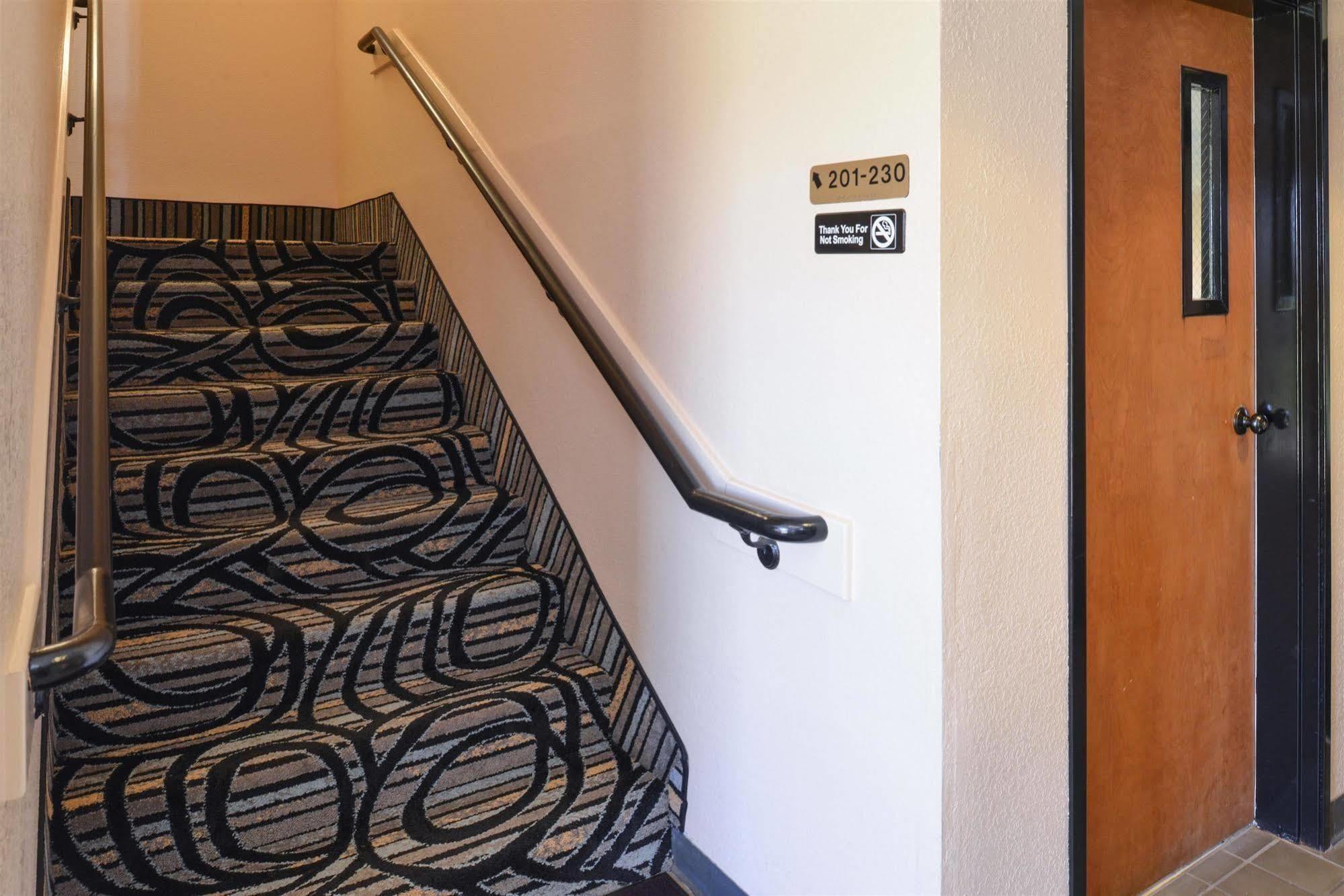 Quality Inn & Suites Brandenburg - Fort Knox Exteriör bild